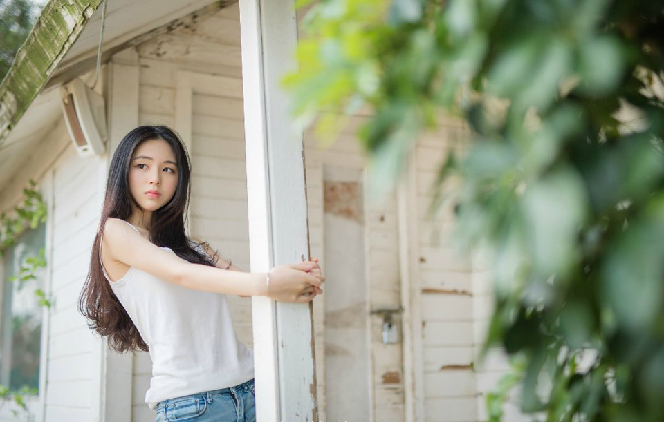 在梦想中期望生活;在追求中感受生活;在成长中理解生活;在平淡中品位生活。